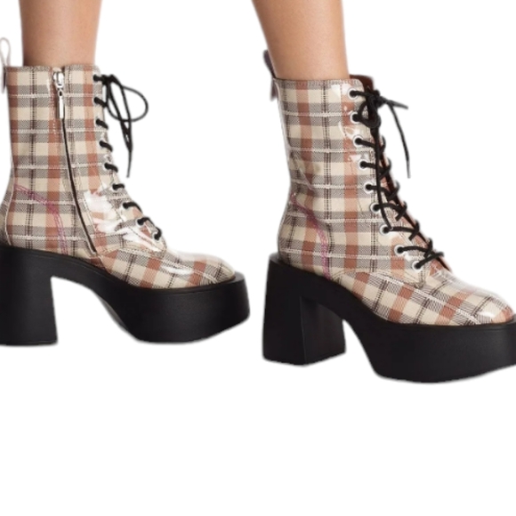 Larroude Olivia Plaid Platform Combat Boots... Size 6.5